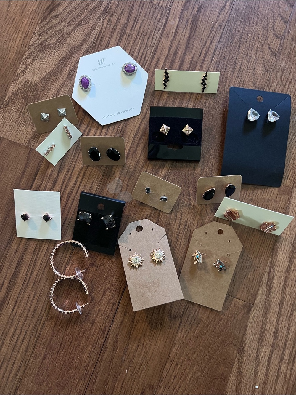 Bomb Party earrings bundle (15)